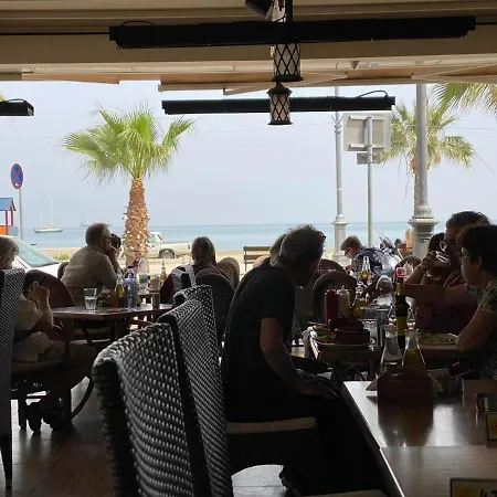 מלון Hai Hotel לרנקה