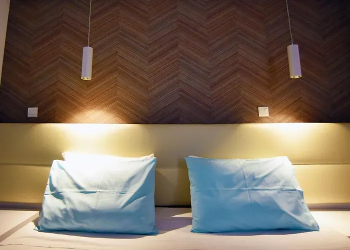 Hai Hotel מלון לרנקה