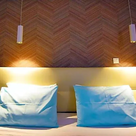 Hai Hotel * لارنكا