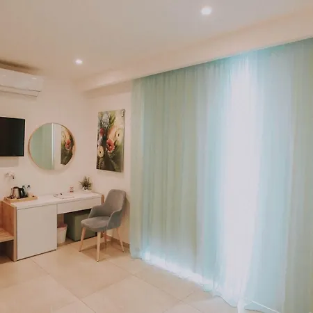 Hai Hotel *