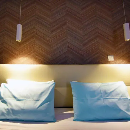 Hai Hotel *
